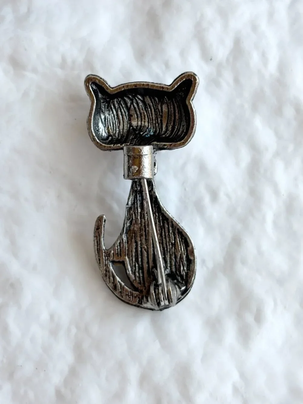 Cat | Kitty | Kitten Silver Toned Textured 3D Faux Black Onyx Brooch Pin